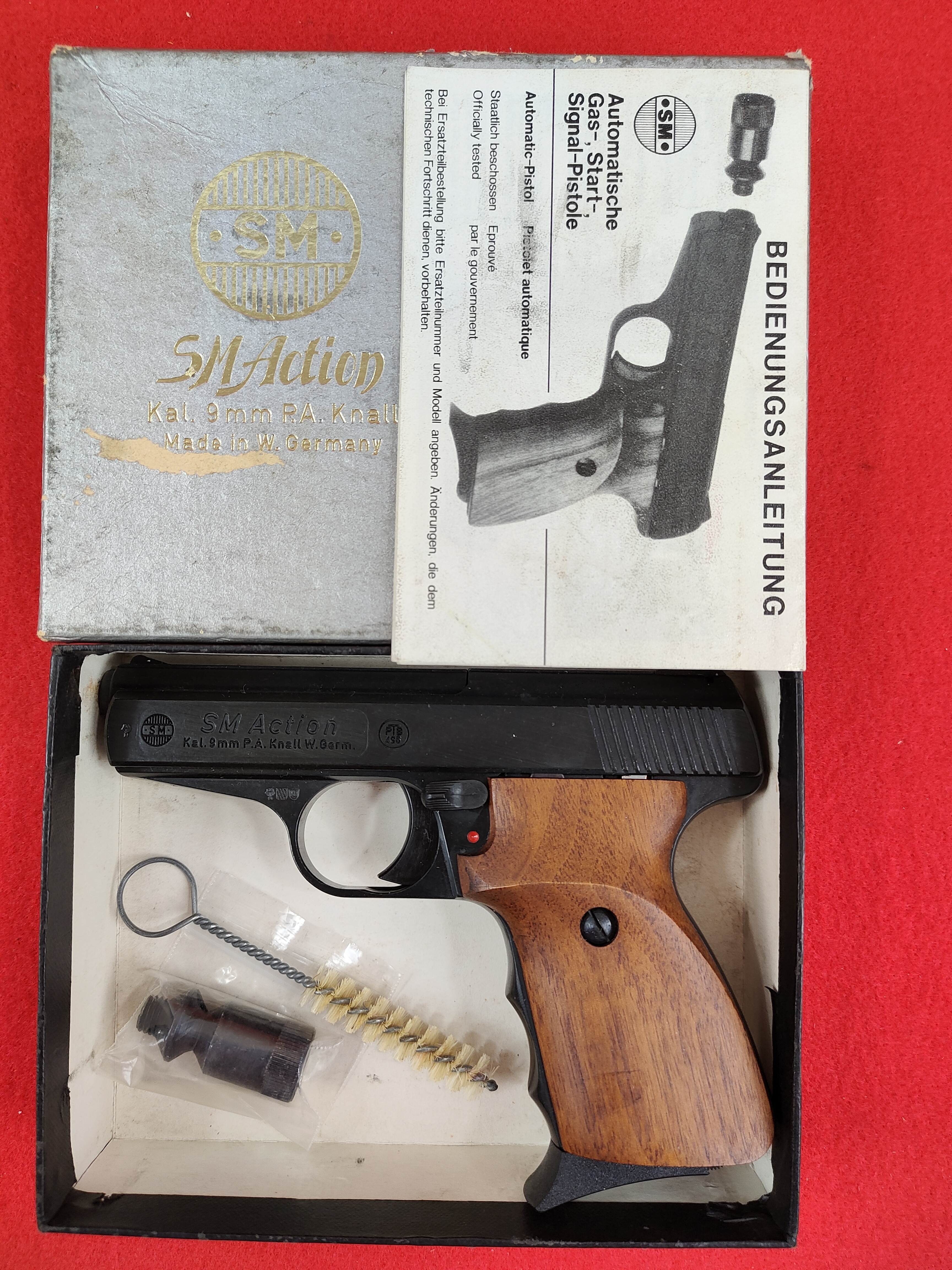 SM Action (Rhner Sportwaffenfabrik) 9mm P.A.K. schwarz mit Nubaumgriffschalen